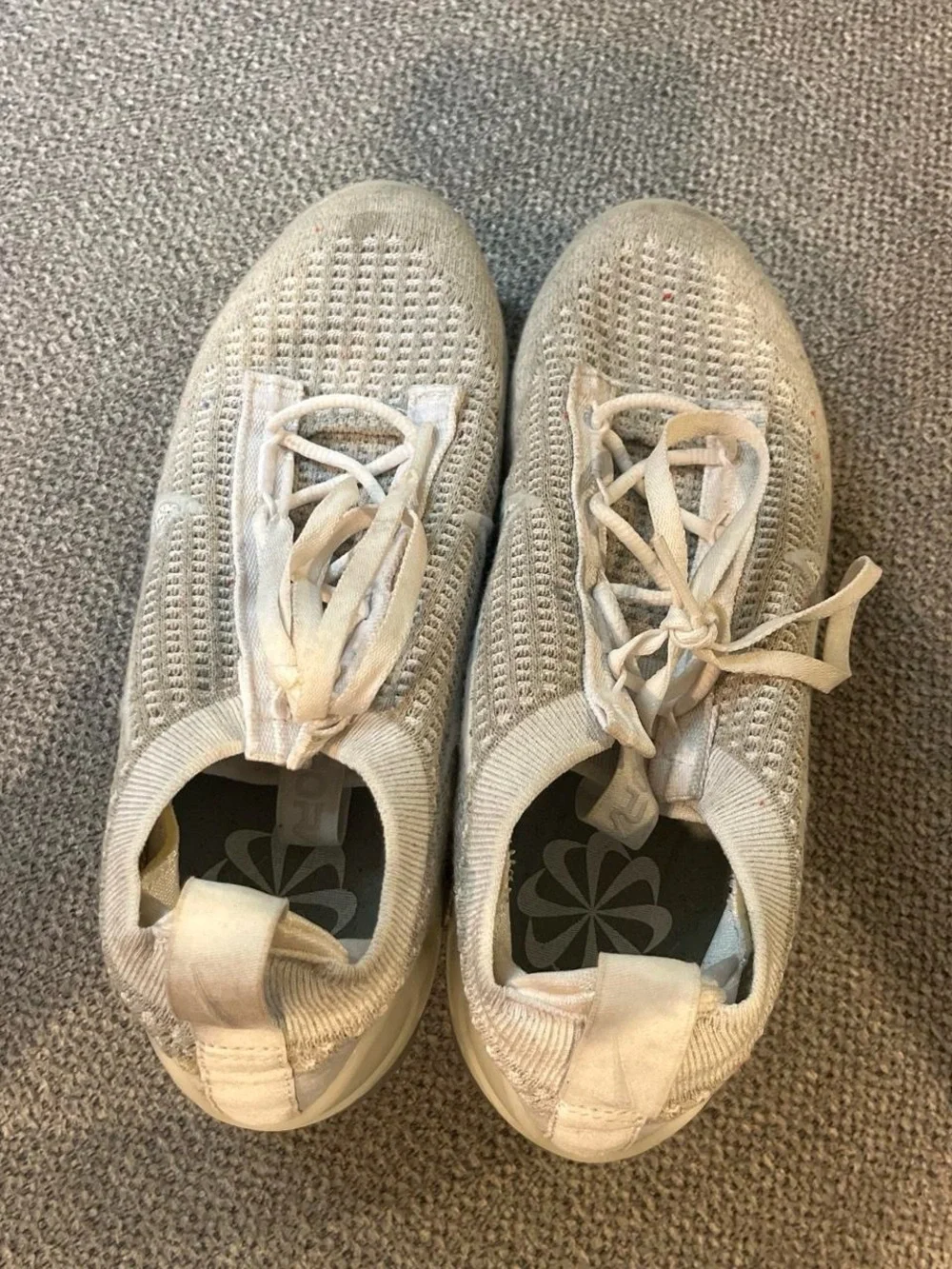 Nike Women's Cream/Light Grey Flyknit VaporMax Sneakers